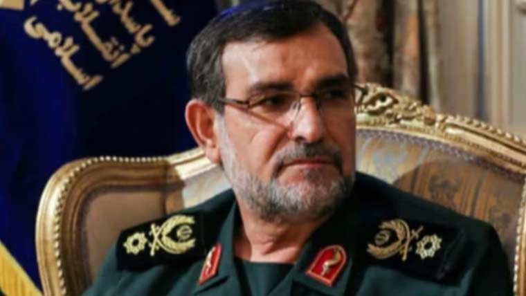 ایرانی بحریہ کے شہید کمانڈر علی رضا تنگ سیری کی نماز جنازہ ادا