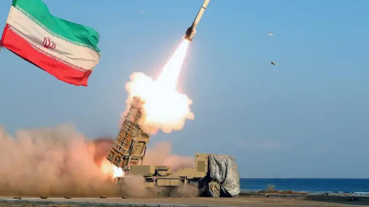 ٹرمپ کی باتیں مضحکہ خیز، کبھی سر نہیں جھکایا، آبنائے ہرمز بھول جائیں: ایرانی فوج