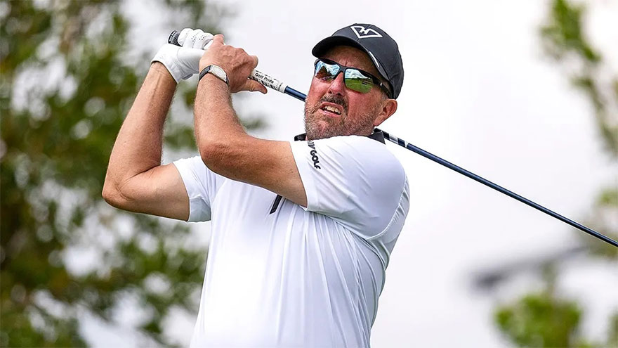 Mickelson withdraws from Masters over family matter