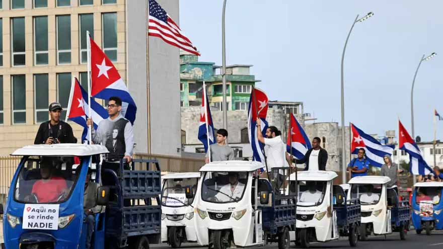 Dunya News Cubans take to bikes and electric tricycles to protest US sanctions