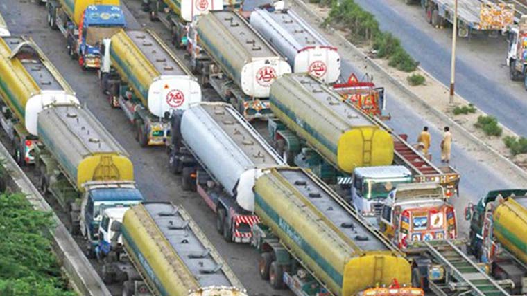 آئل ٹینکرز کے کرائے بڑھانے کا مطالبہ، سپلائی بند کرنے کا امکان