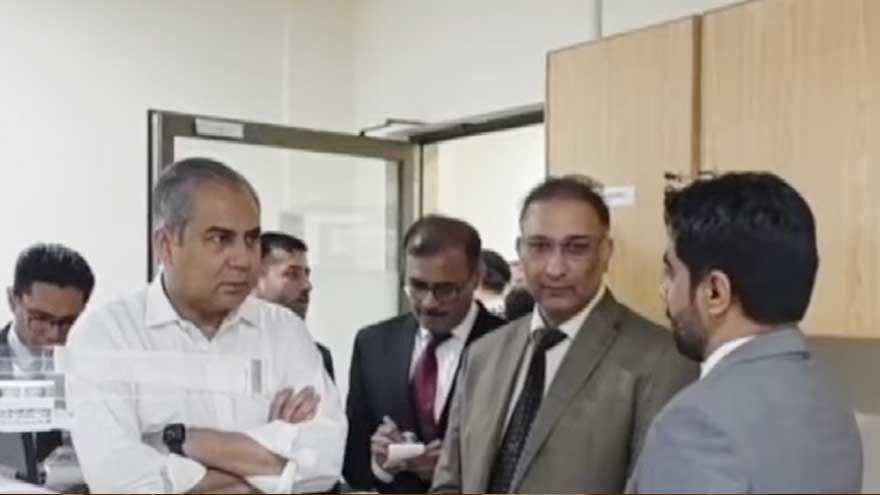 Interior minister Naqvi visits National Forensic Agency, reviews facilities
