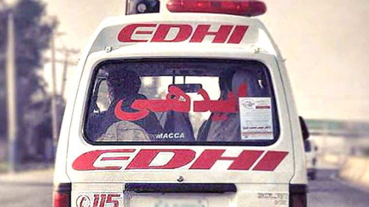 کراچی: تیز رفتار ڈالہ فٹ پاتھ سے جا ٹکرایا، نوجوان جاں بحق، ساتھی شدید زخمی