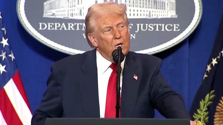 امریکی طیارہ گرائے جانے کا ایران سے مذاکرات پر کوئی اثر نہیں پڑے گا: صدر ٹرمپ