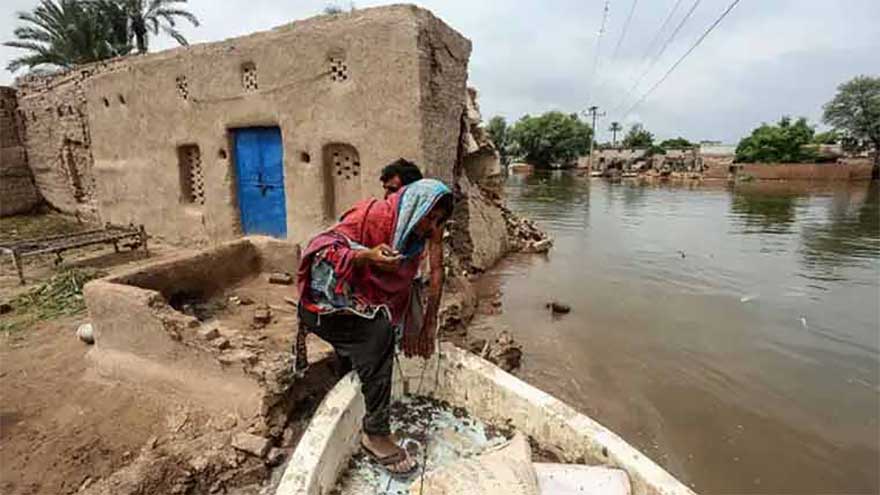 Mianwali areas submerged as Kurram River overflows