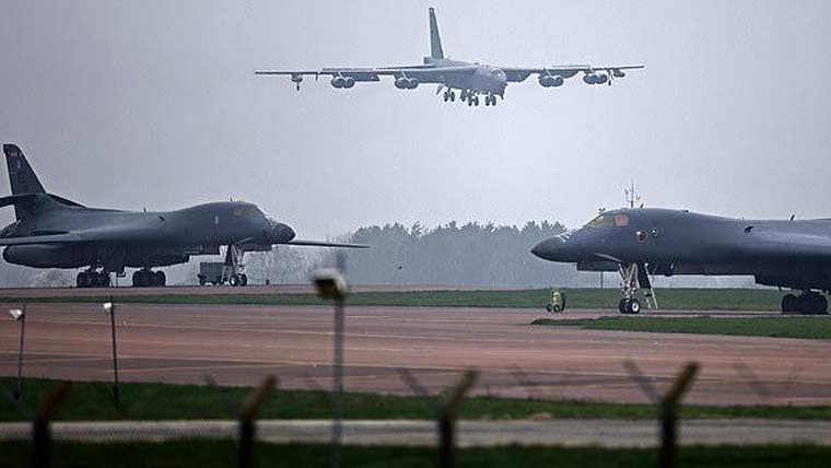 3 امریکی بی ون بی لانسر بمبار طیاروں کی پرواز، رخ ایران کی طرف ہونے کا امکان