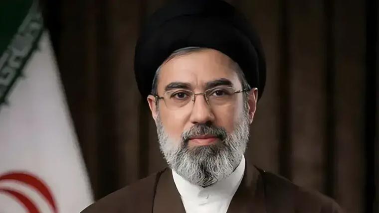 ایرانی فوج پہلے سے زیادہ مضبوط ، بزدلانہ حملوں کا بھرپور جواب دینگے: سپریم لیڈر