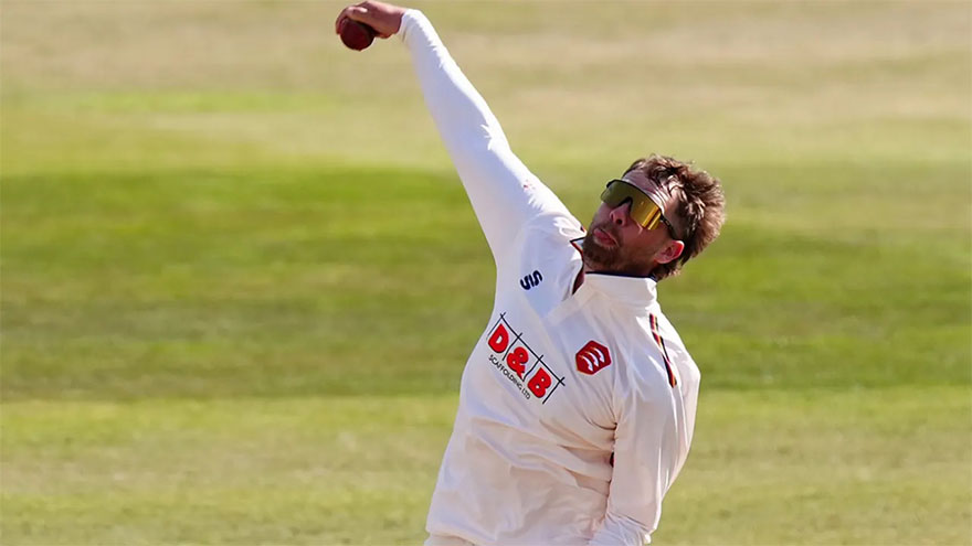 Critchley five seals three-day win as Hampshire endure horror start