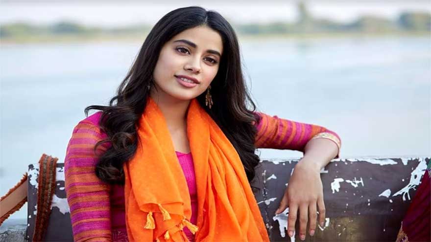 Janhvi Kapoor calls out paparazzi for 'breaching privacy' 