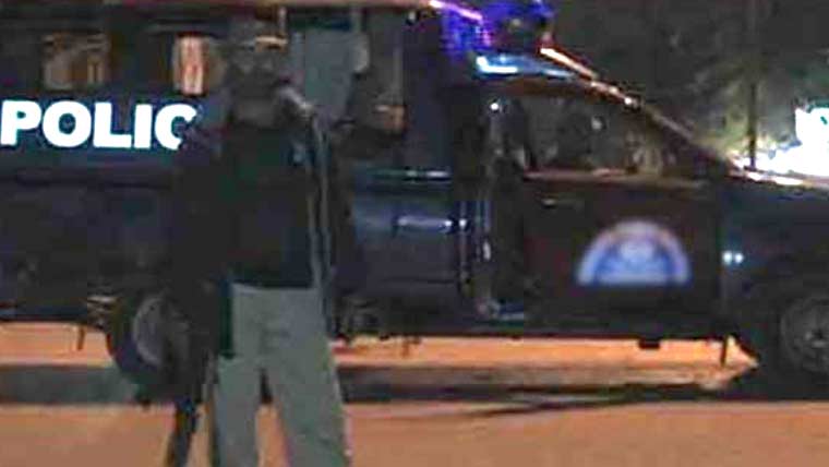 کراچی کے مختلف علاقوں میں رات گئے مبینہ پولیس مقابلے، 4 زخمیوں سمیت 5 ملزم گرفتار