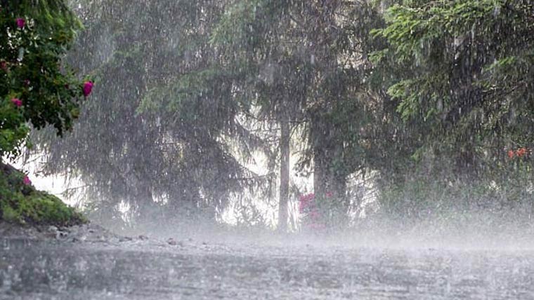 ملک میں بارشوں کا نیا سسٹم داخل، لاہور، اسلام آباد اور پشاور میں بادل برس پڑے