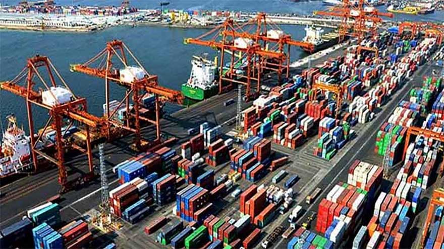 First dredging operation begins at Karachi Port Trust
