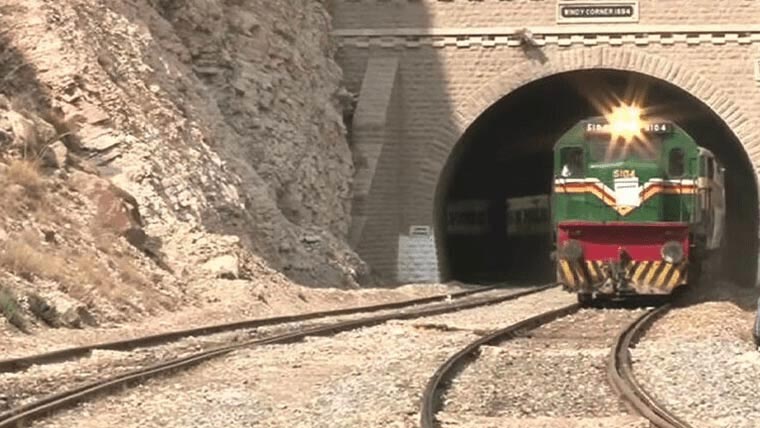 کوئٹہ سے پشاور جانے والی جعفر ایکسپریس ایک روزہ معطلی کے بعد بحال