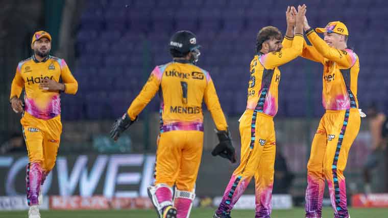 پی ایس ایل 11: پشاور زلمی نے حیدرآباد کنگز مین کو 4 وکٹوں سے ہرا دیا