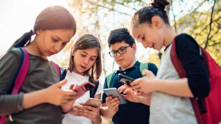 یونان میں 15 سال سے کم عمر بچوں کے سوشل میڈیا استعمال پر پابندی عائد