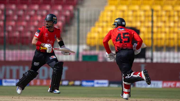 پی ایس ایل 11: لاہور قلندرز کا اسلام آباد یونائیٹڈ کو 101 رنز کا ہدف