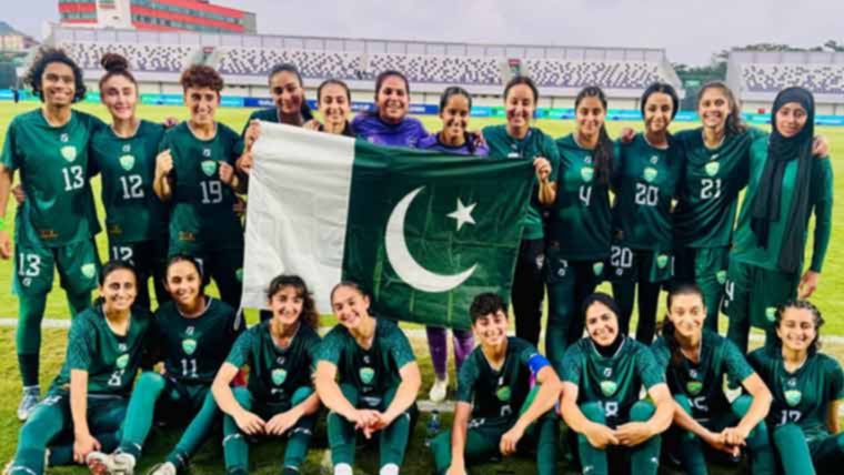 پاکستان ویمنز ٹیم کی ترکس اینڈ کیکوس آئی لینڈز کو ہراکر فیفا سیریز میں تاریخی فتح