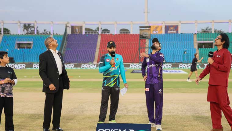 پی ایس ایل 11: راولپنڈیز کا گلیڈی ایٹرز کیخلاف ٹاس جیت کر فیلڈنگ کا فیصلہ