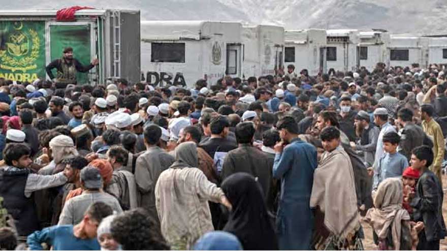 Afghan refugees continue voluntary return via Chaman border