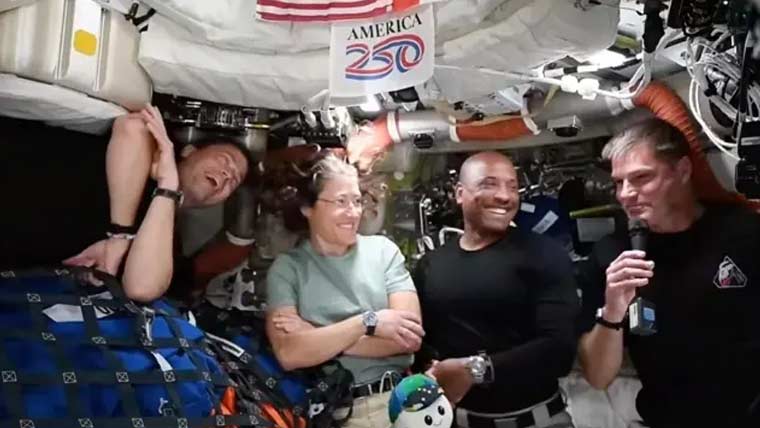 چاند کے گرد چکر لگانے کے بعد آرٹیمس 2 مشن زمین کی جانب واپس لوٹنے لگے