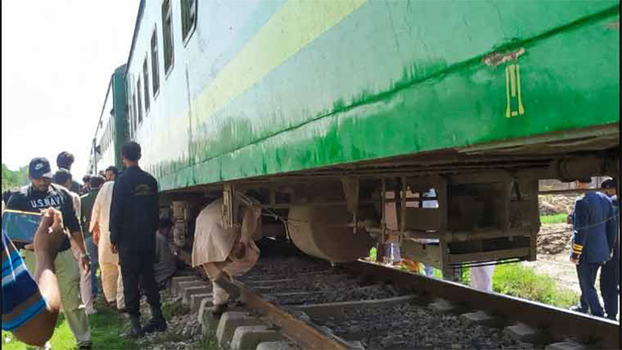 Shalimar Express derails again near Lahore