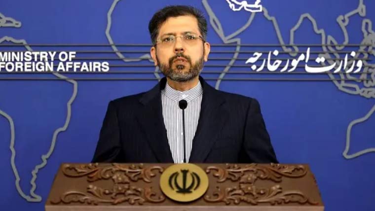 آبنائے ہرمز کھلی، امریکی جہاز بھی گزر سکتے ہیں: ایرانی نائب وزیر خارجہ