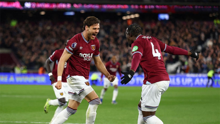 West Ham sink Wolves to climb out of relegation zone as Spurs slip into bottom three