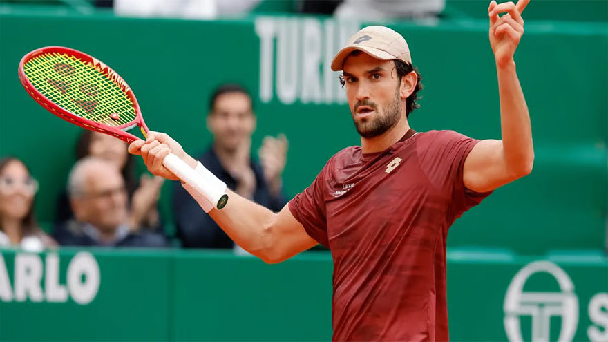 With a little help from his friends, Vacherot reaches Monte Carlo semis