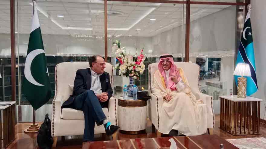 Aurangzeb, Saudi finance minister discuss ongoing economic cooperation