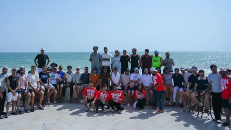 پی ایس ایل11، کرکٹرز نے ساحل سمندر کا رخ کر لیا