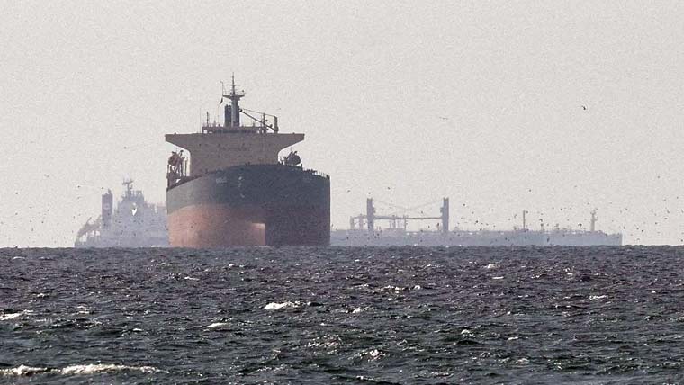 آبنائے ہرمز سے گزرنے والے ہر جہاز پر ٹول ٹیکس لازمی ہوگا: ایران