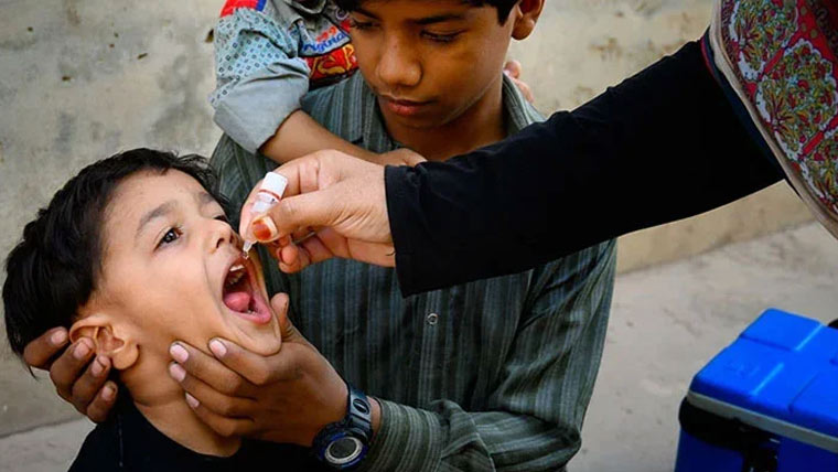 قومی انسدادِ پولیو مہم کا آغاز، 4 کروڑ 50 لاکھ بچوں کو قطرے پلانے کا ہدف