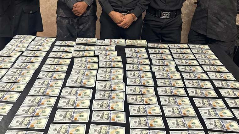 کینیڈین میاں بیوی سے 40 ہزار امریکی ڈالر برآمد