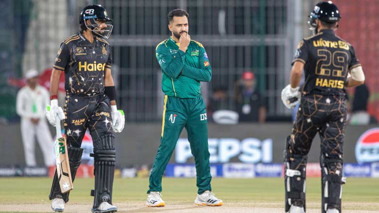 پی ایس ایل 11: پشاور زلمی نے ملتان سلطانز کو جیت کیلئے 197 رنز کا ہدف دے دیا