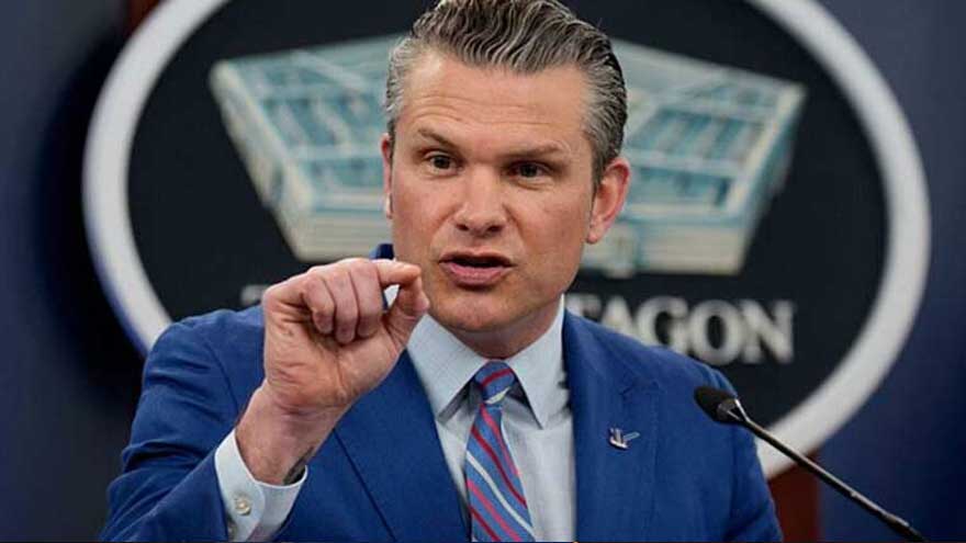 US defense chief warns Iran against firing during blockade