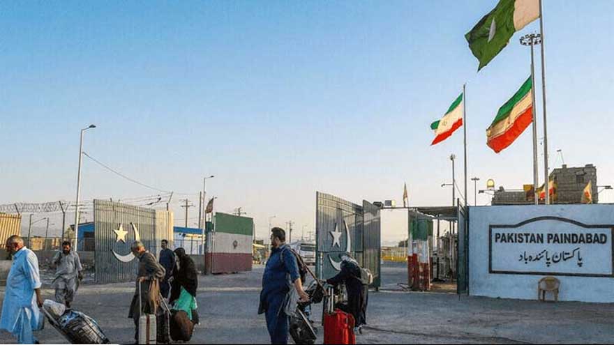 79 Pakistanis return from Iran via border as repatriation continues