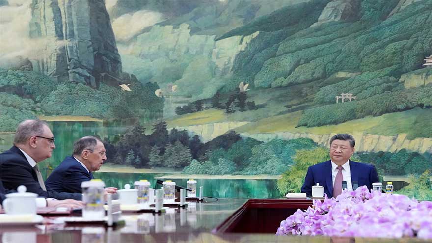 Xi assures Russia of China's friendship as ties grow with other nations