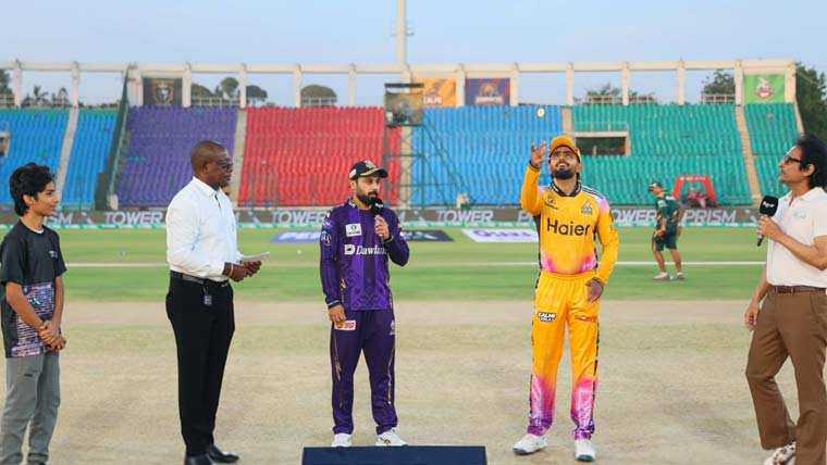 پی ایس ایل 11: پشاور زلمی کا گلیڈی ایٹرز کیخلاف ٹاس جیت کر فیلڈنگ کا فیصلہ