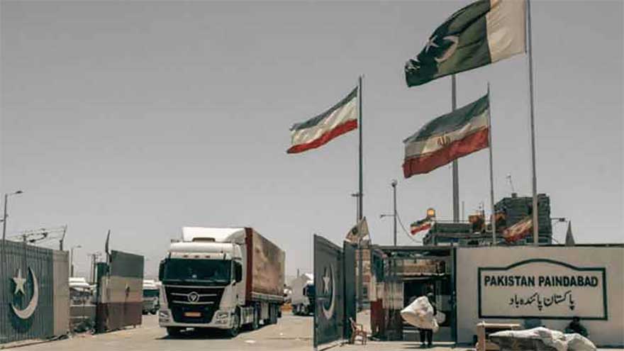 42 more Pakistanis return home from Iran