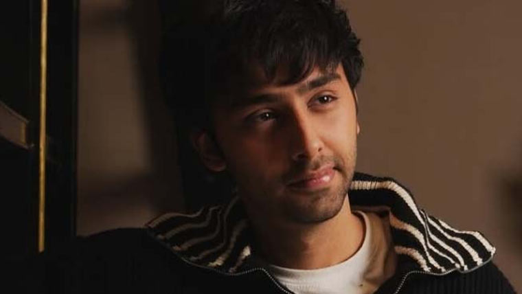 اداکار و گلوکار عاشر وجاہت کا دیگر ادکاروں کو اہم مشورہ