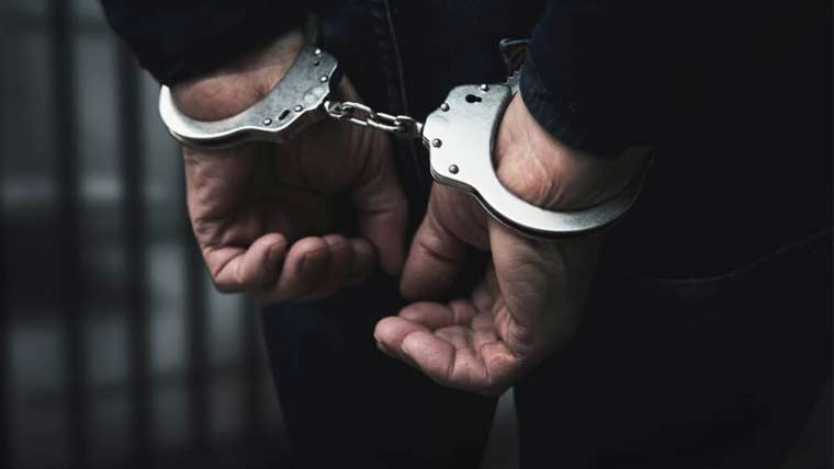 لاڑکانہ پولیس کی کراچی کے علاقے میں کارروائی، بدنامِ زمانہ کار لفٹر گرفتار