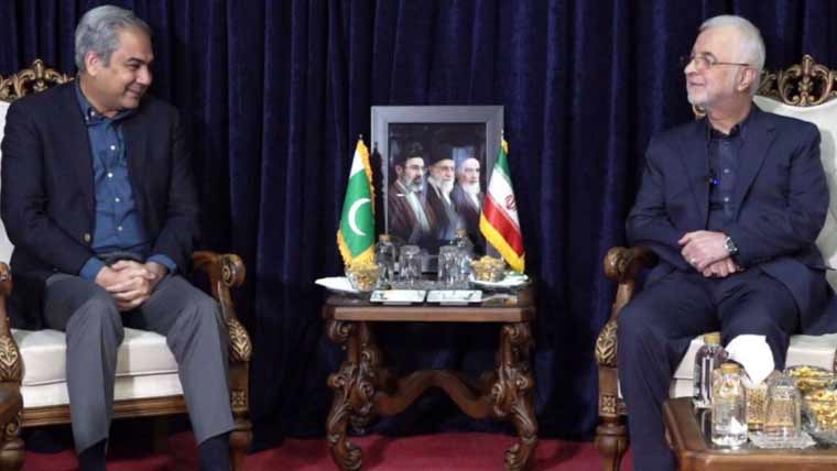 محسن نقوی سے ایرانی ہم منصب کی ملاقات، خطے کی صورتحال پر تبادلہ خیال