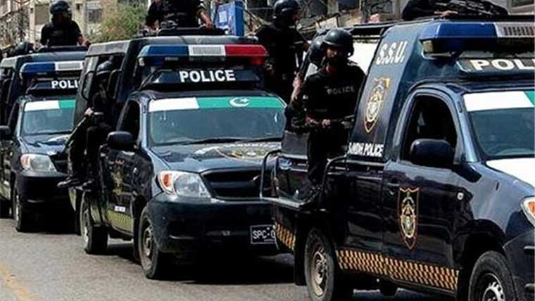 حیدرآباد: پولیس مقابلوں کے دوران 2 مبینہ ڈاکو ہلاک، 4 موقع سے فرار 