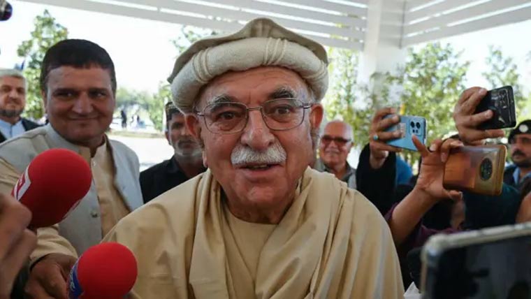 محمود اچکزئی پی ٹی آئی قیادت سے ناراض، مردان جلسے میں شرکت نہ کرنے کا امکان