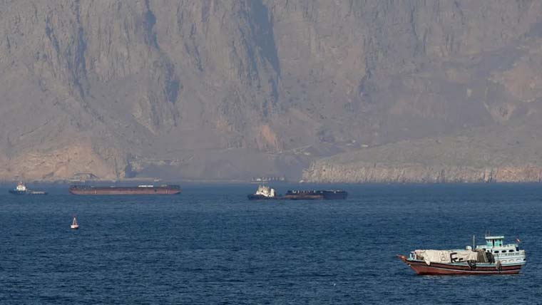 آبنائے ہرمز میں خطرہ تاحال برقرار، برطانوی میری ٹائم ٹریڈ آپریشنز نے خبردار کر دیا