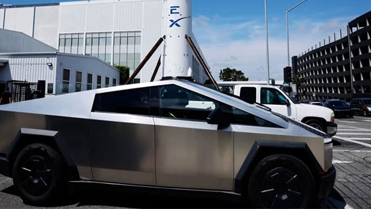 ایلون مسک کا اپنے ہی سائبر ٹرک خریدنے کا انکشاف