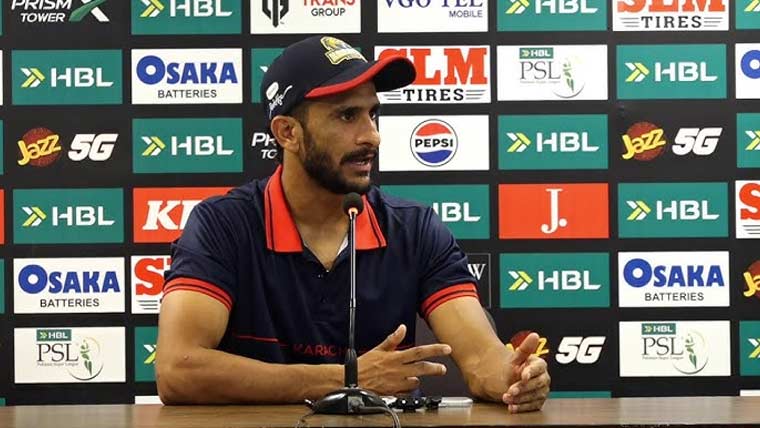 ہم کچے پھل کی طرح نوجوان کھلاڑیوں کو وقت سے پہلے کھلا دیتے ہیں، حسن علی کا شکوہ