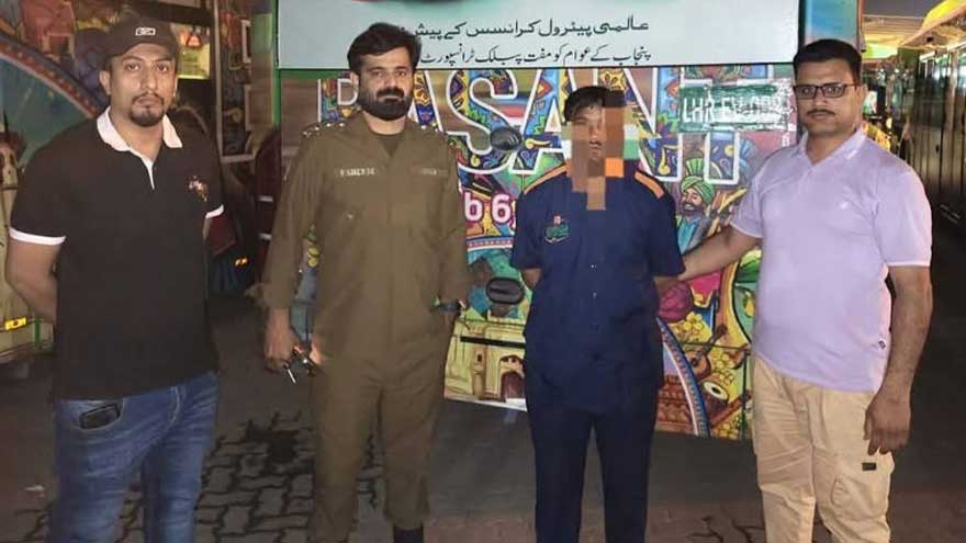 Bus conductor dismissed after assault on woman in Lahore