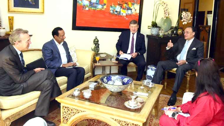 وزیر خزانہ سے یورپی یونین کے سفیر کی ملاقات، معاشی تعاون، سرمایہ کار پر تبادلہ خیال