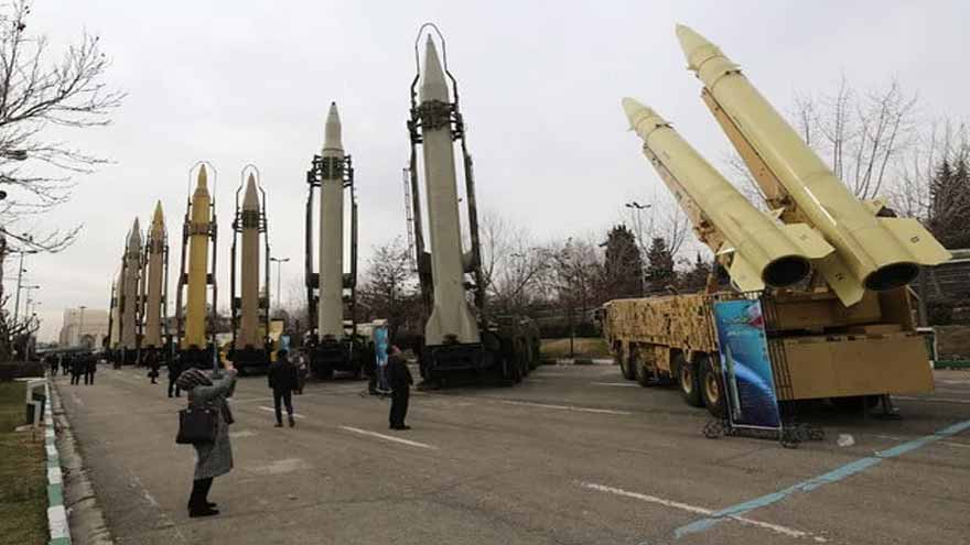 US imposes new curbs against suppliers of weapons to Iran